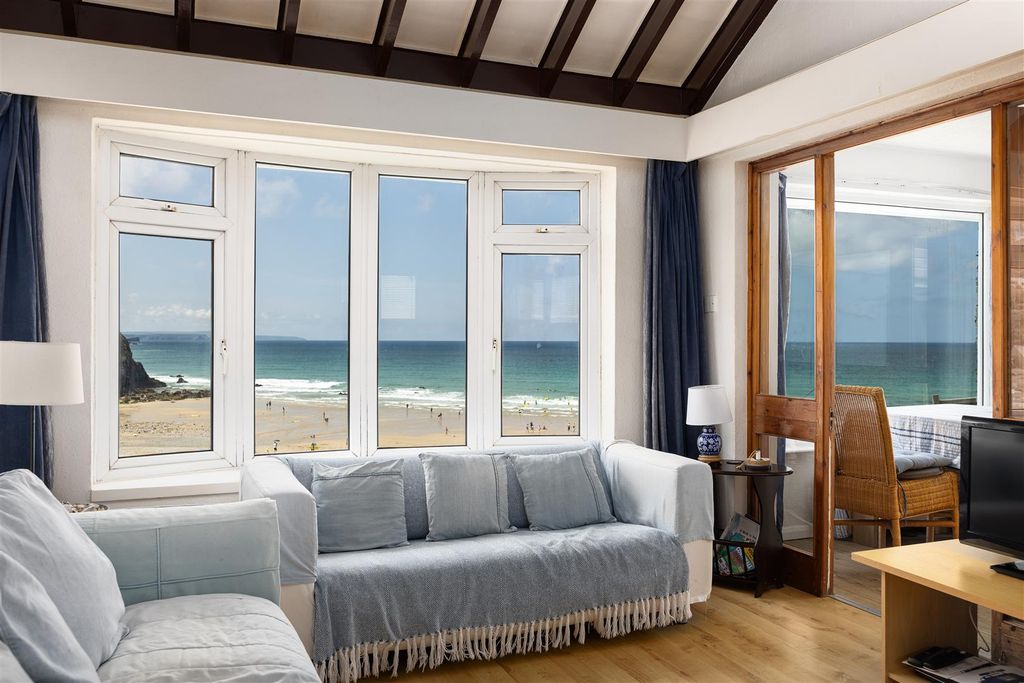 Property photo 3 of 28