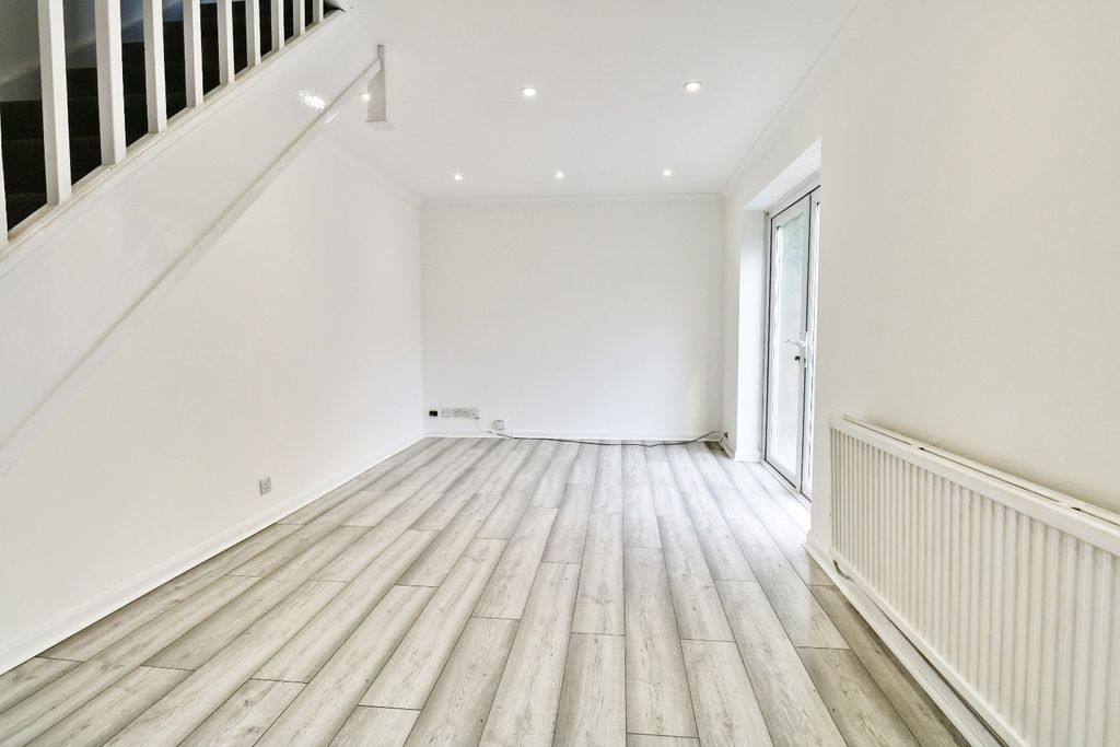 Property photo 1 of 12 3124201