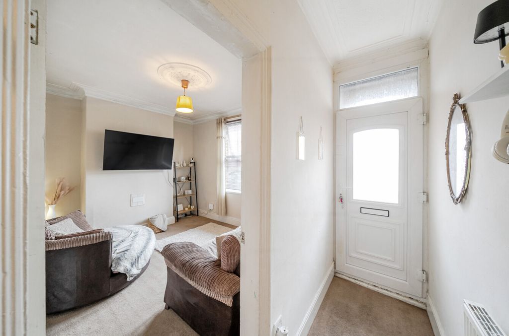 Property photo 3 of 11 1326773-7-6888d84...