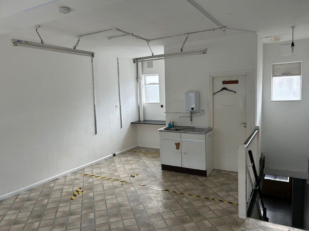 Property photo 3 of 3