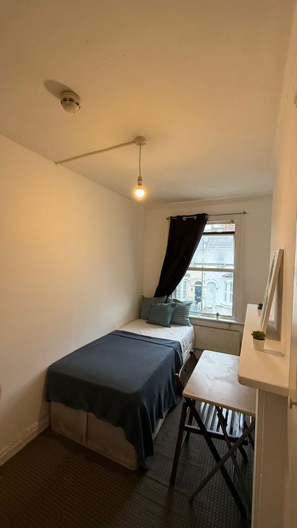 Property photo 3 of 10 Bedroom