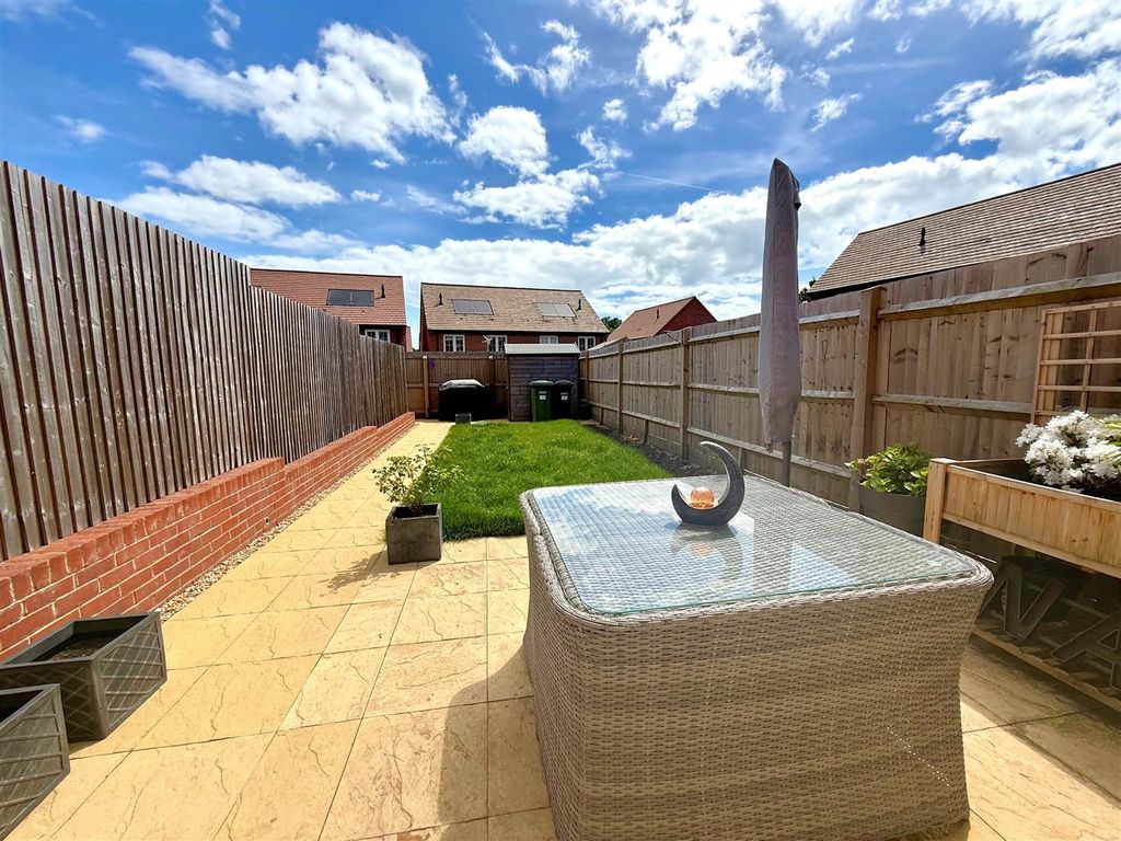 Property photo 2 of 15 Garden 2.Jpg