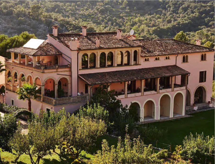 Property photo 2 of 8