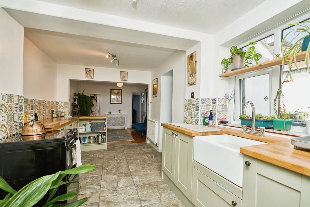 Property photo 2 of 17 Photography