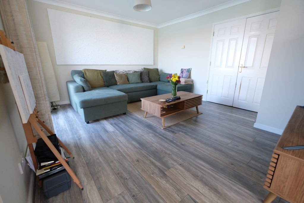Property photo 3 of 16 Open Plan Room