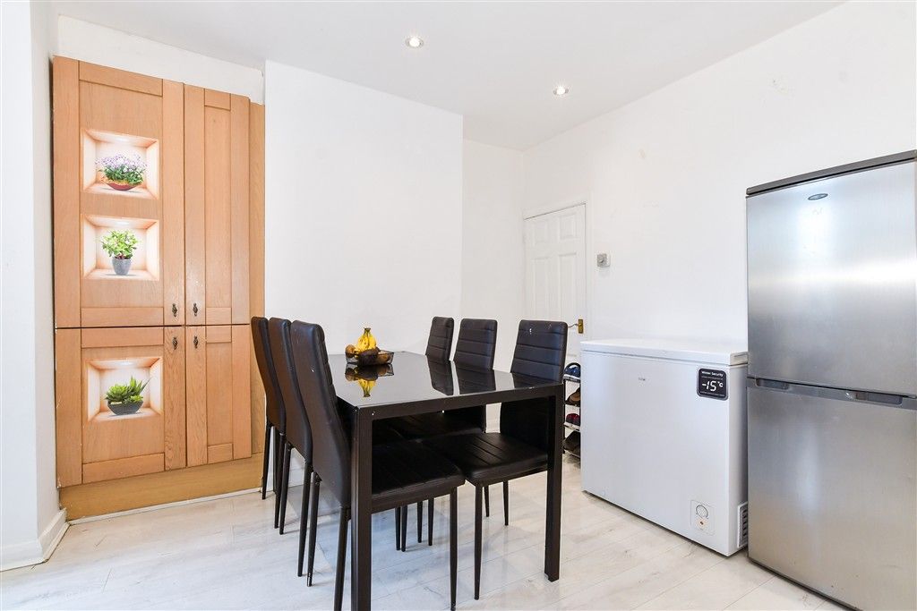 Property photo 3 of 14 Dining Area