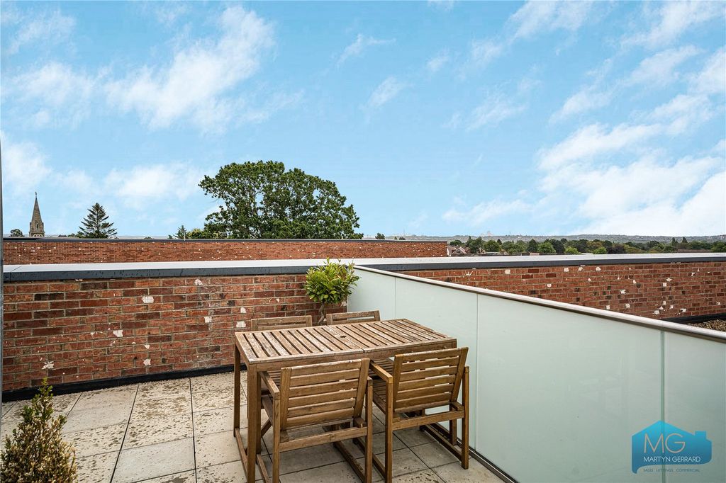 Property photo 2 of 19 Picture No. 35
