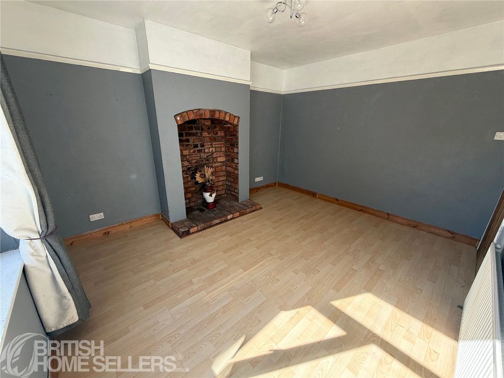 Property photo 3 of 23 Picture No. 11