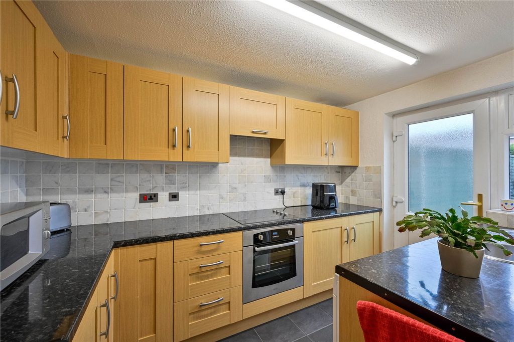 Property photo 2 of 19 Picture No. 15