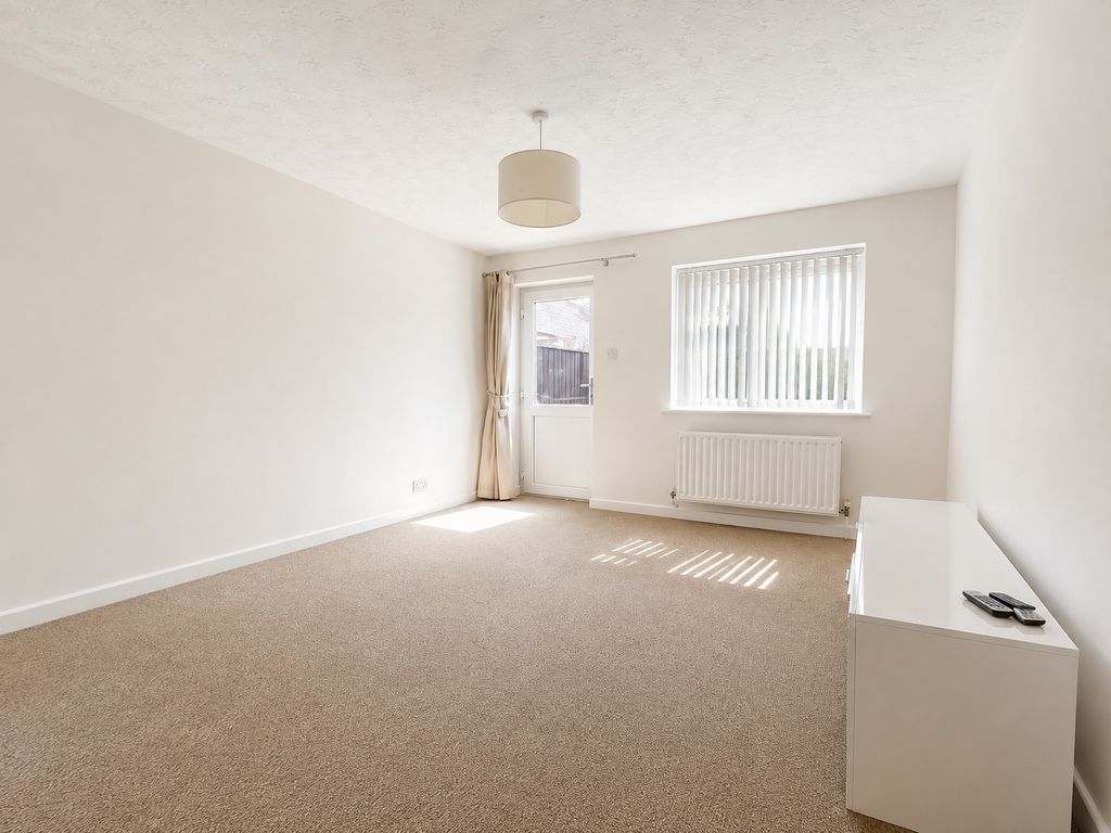 Property photo 3 of 8 Sitting Room