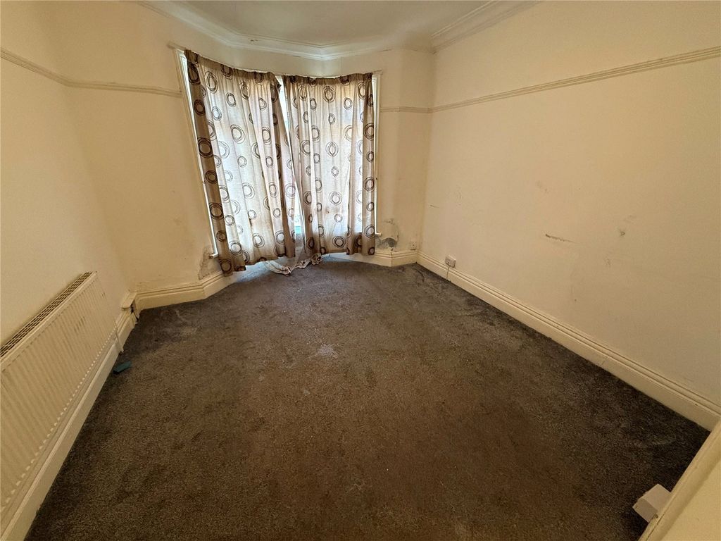 Property photo 3 of 16 Picture No. 12