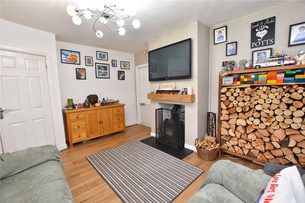 Property photo 2 of 18 Picture No. 35