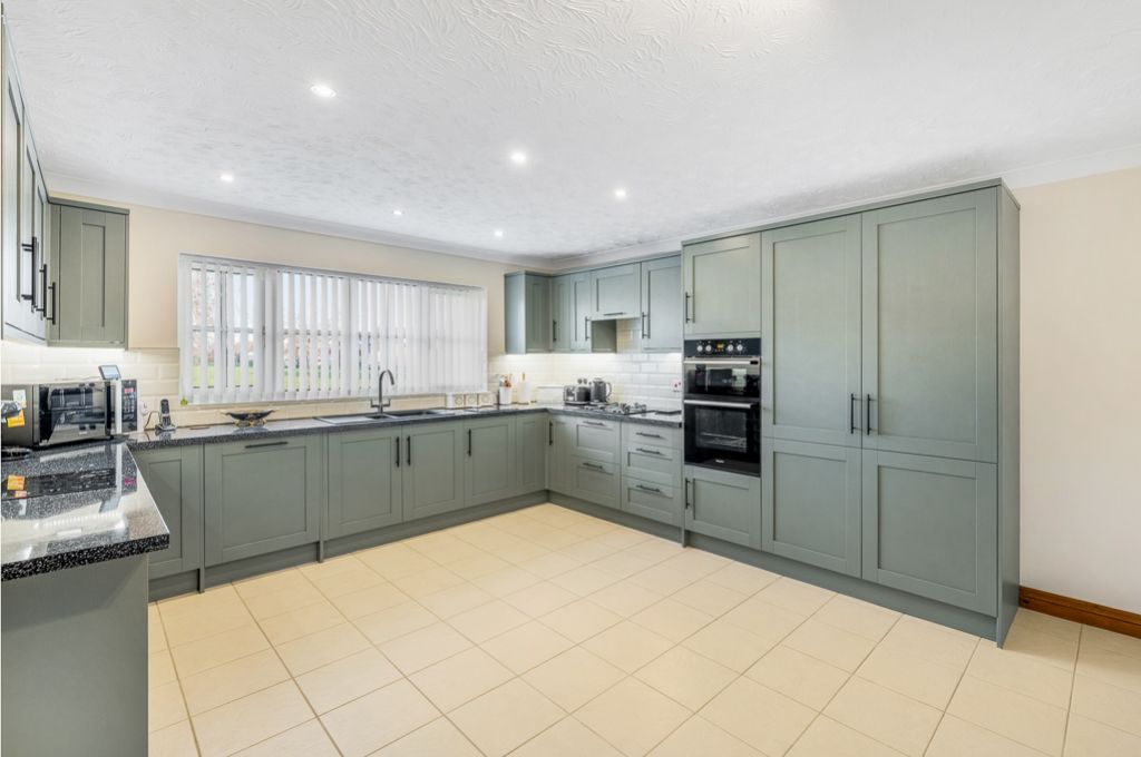 Property photo 3 of 24 5 Bayford Green (Boston)-15