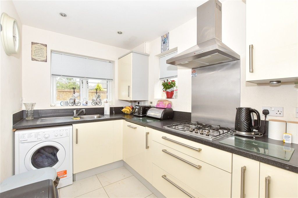 Property photo 3 of 15 Kitchen