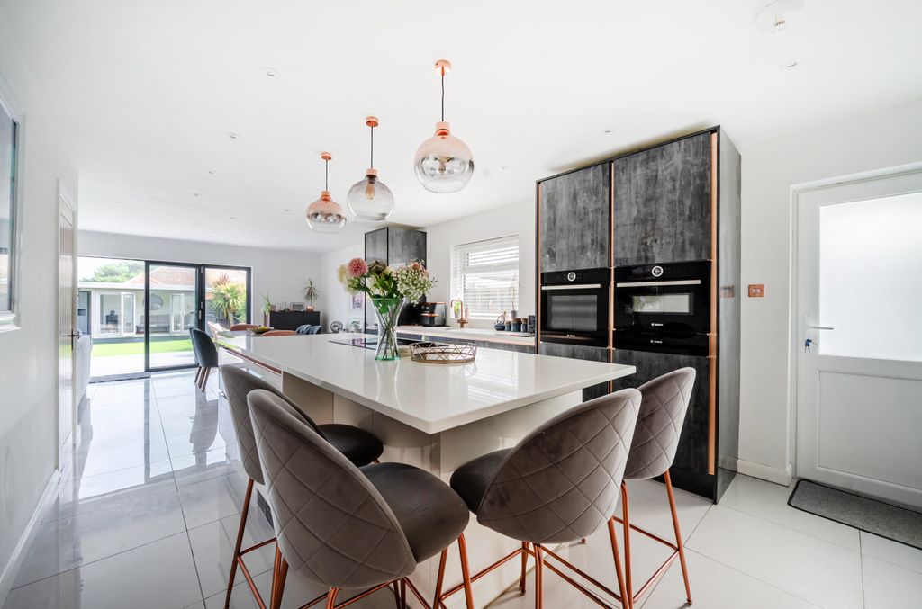 Property photo 3 of 17 1479180-14-6A3509...