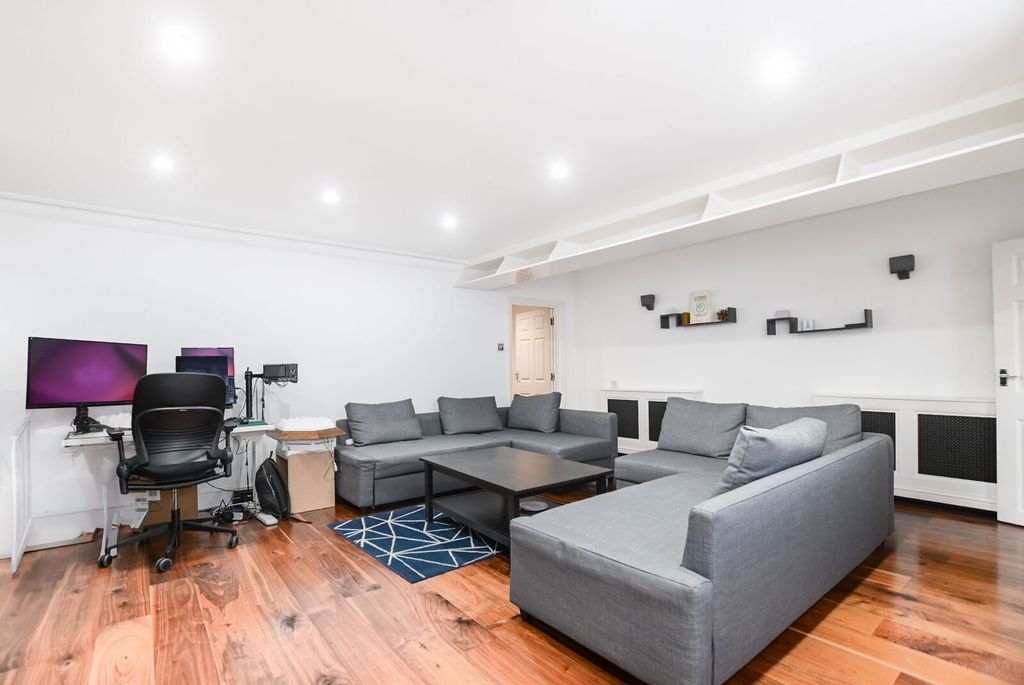 Property photo 3 of 13