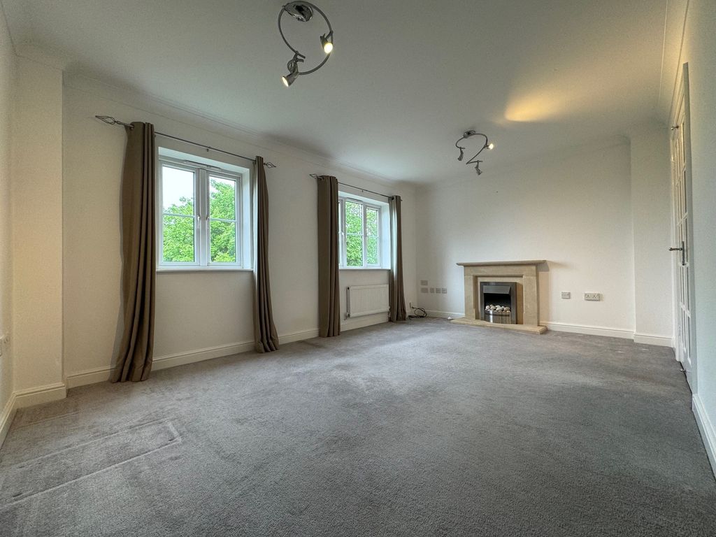Property photo 2 of 15 1