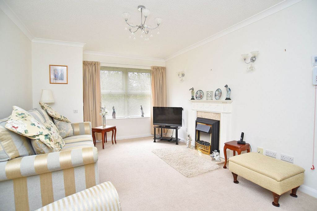 Property photo 2 of 9