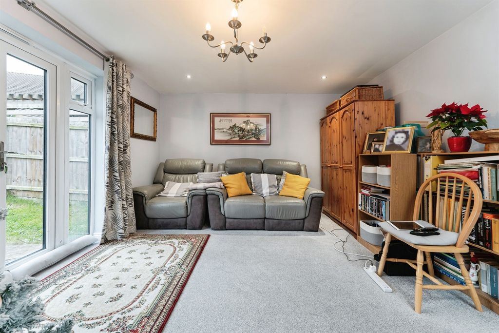 Property photo 3 of 12