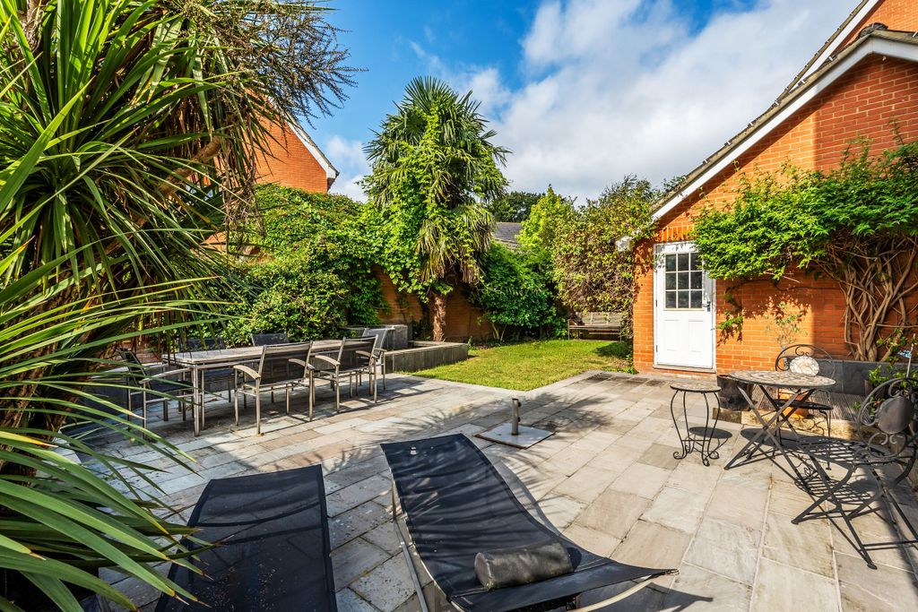 Property photo 2 of 28 2