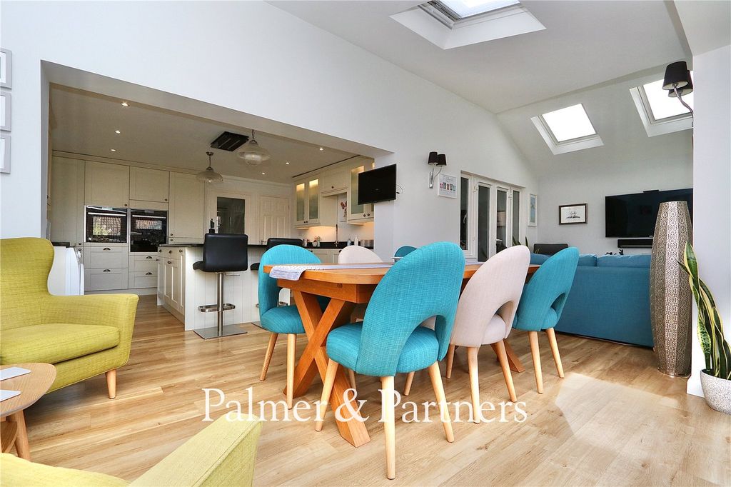 Property photo 3 of 37 Picture No. 93