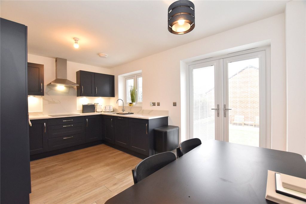 Property photo 3 of 19 Picture No. 43