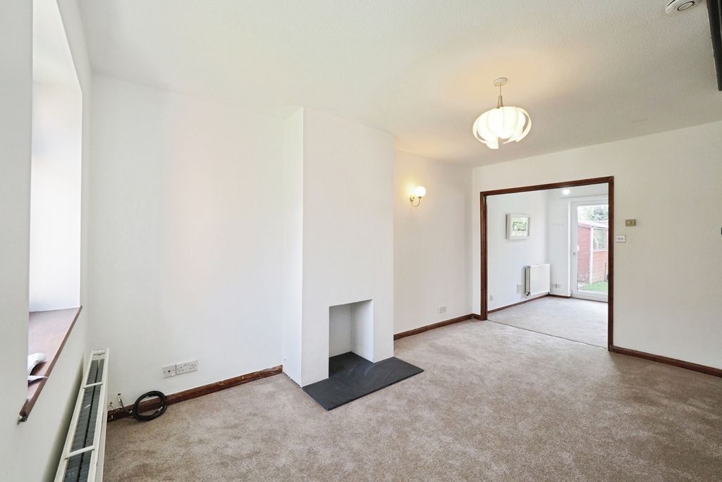 Property photo 2 of 17 Lounge