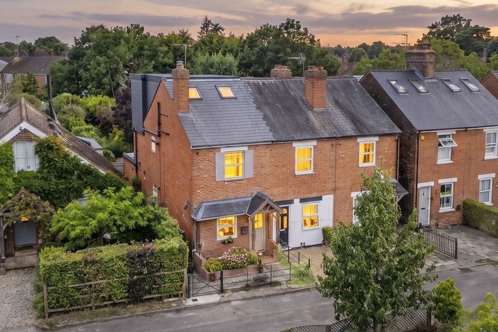 Property photo 1 of 17 Stanley Road