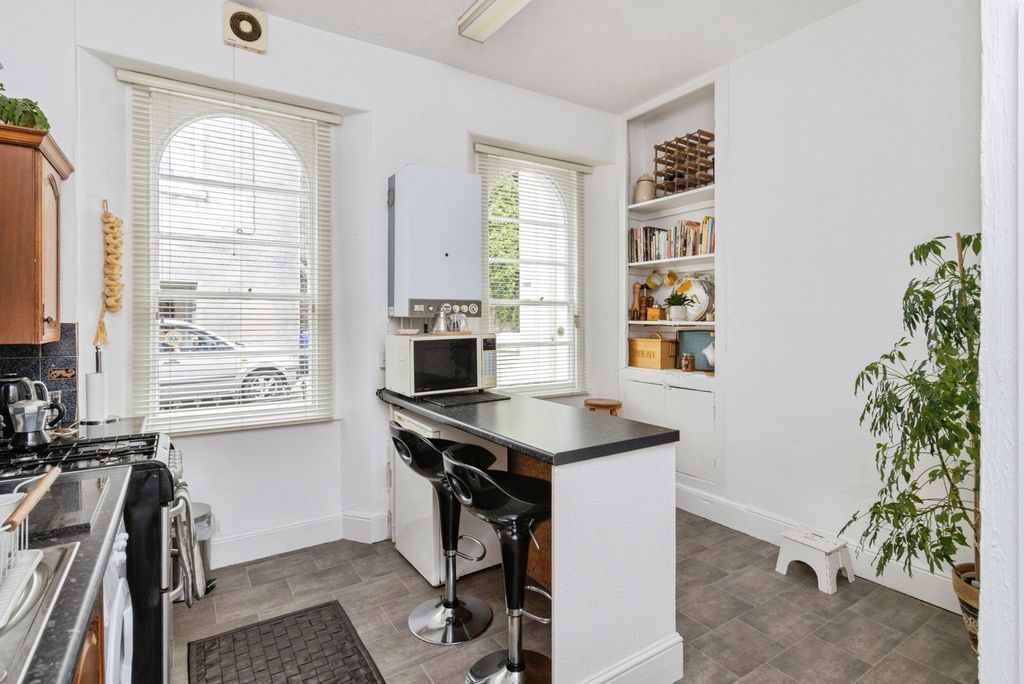 Property photo 2 of 34 Photo