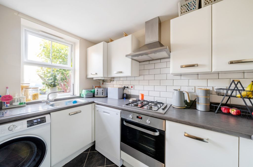 Property photo 3 of 11 1315292-2-68553702d612B-Arw
