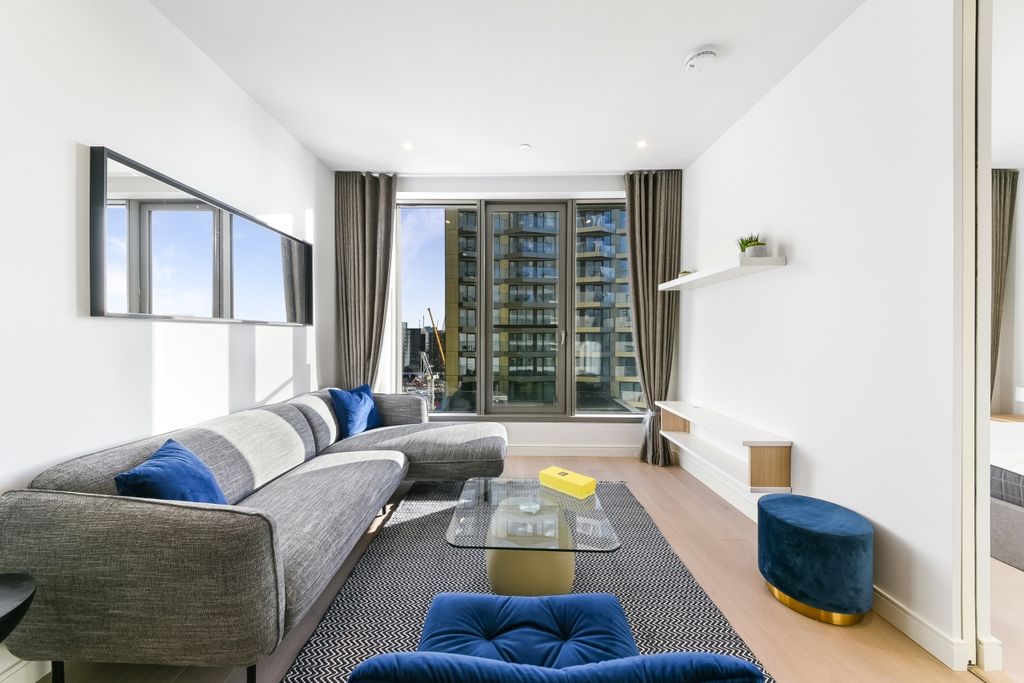 Property photo 2 of 9 Living Area