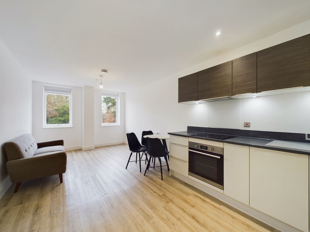 Property photo 1 of 5 Cam01909G0-Pr0292-Still005