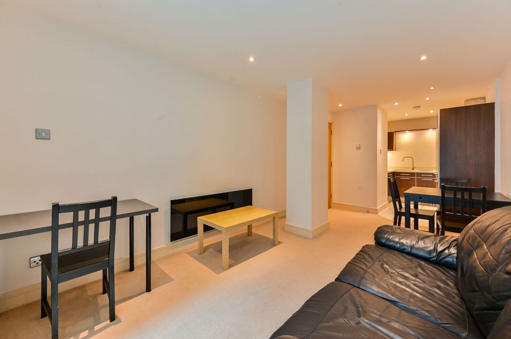 Property photo 3 of 11