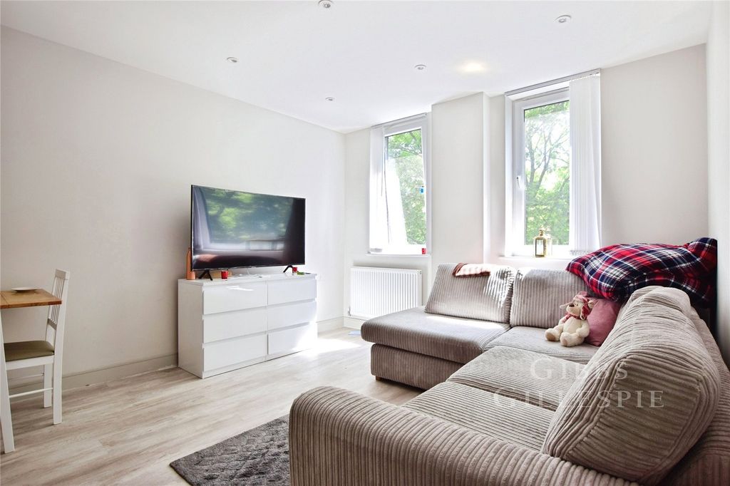 Property photo 3 of 9 Picture No. 18