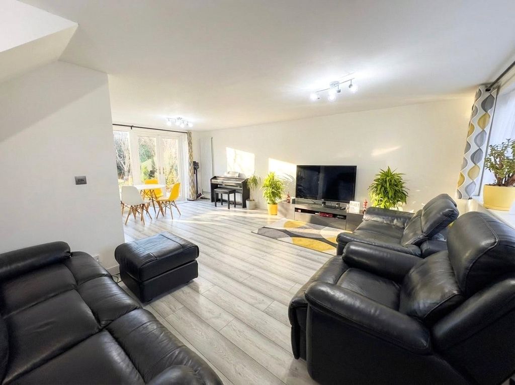 Property photo 2 of 11 Picture No. 04