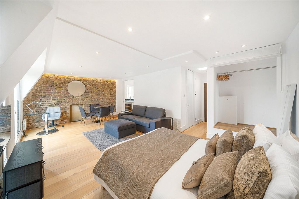 Property photo 2 of 12 Picture No. 20