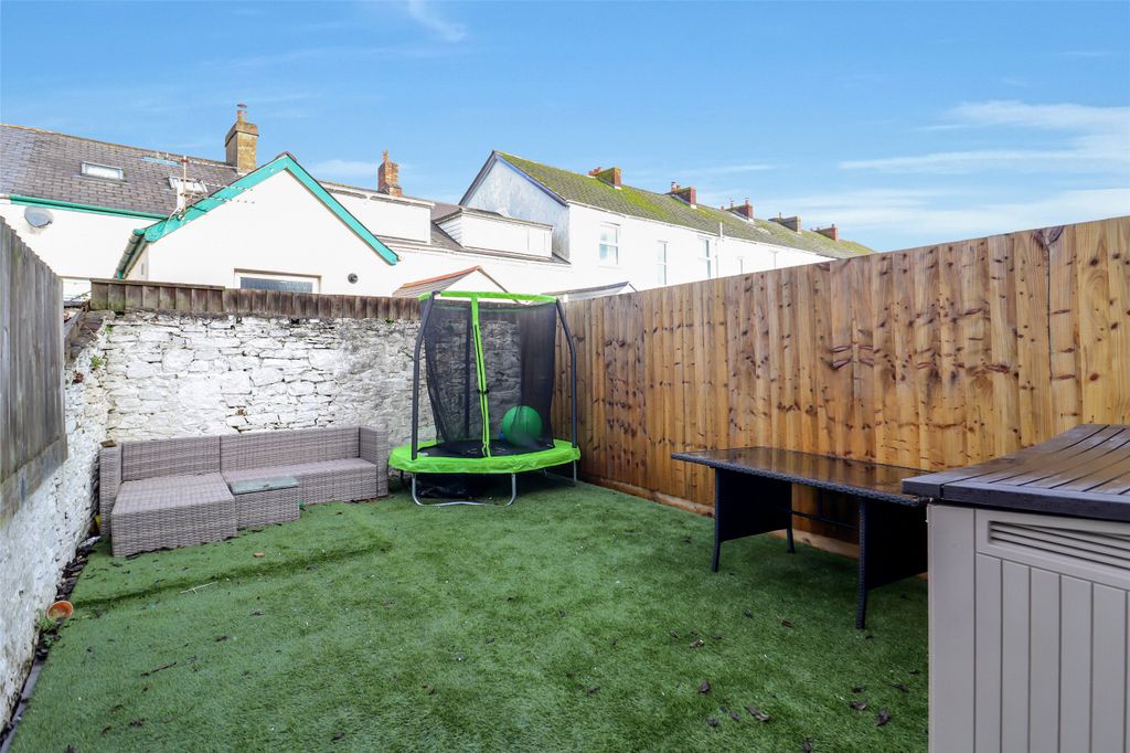 Property photo 2 of 14 Picture No. 11