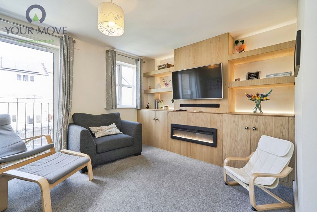 Property photo 3 of 25 Pbox-Img.Jpg
