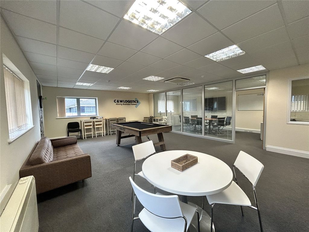 Property photo 2 of 7 Picture No. 05