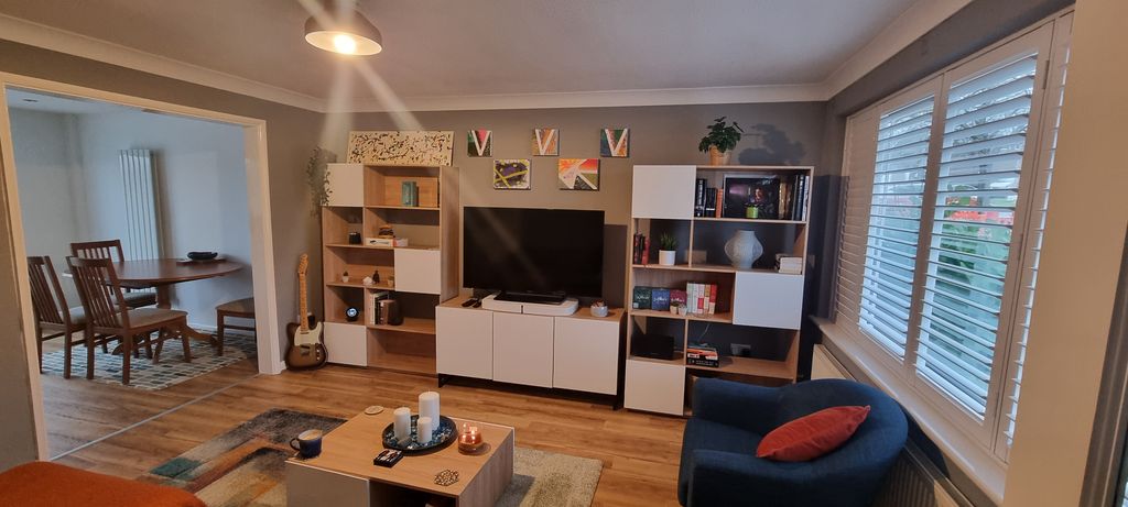 Property photo 1 of 11 Livingroom