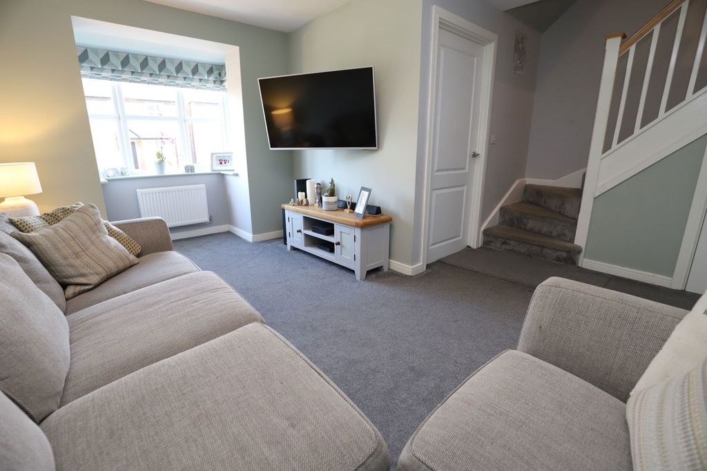 Property photo 2 of 32