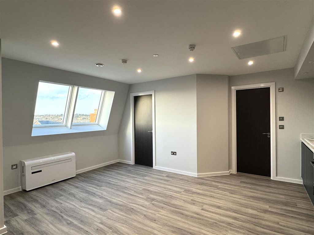 Property photo 1 of 11 Living Area Pic 2.Jpeg