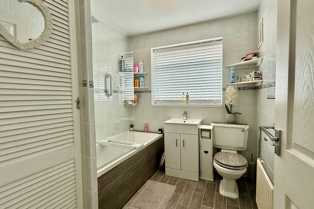 Property photo 3 of 11 Img_4463