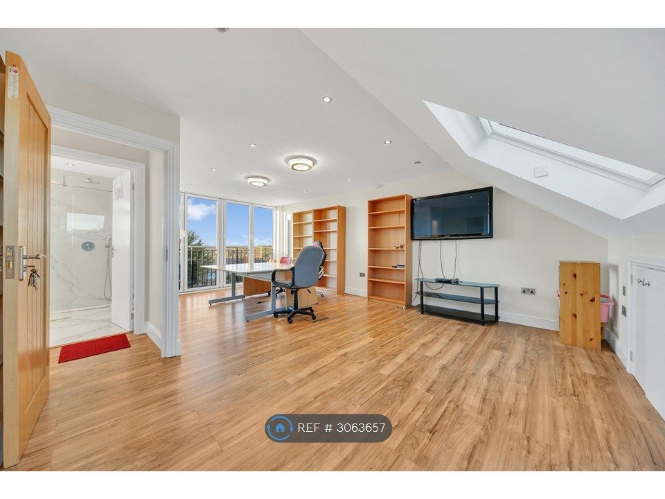 Property photo 2 of 22