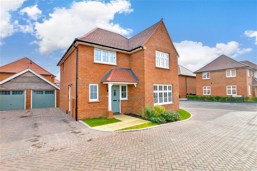 Property photo 3 of 9 Front