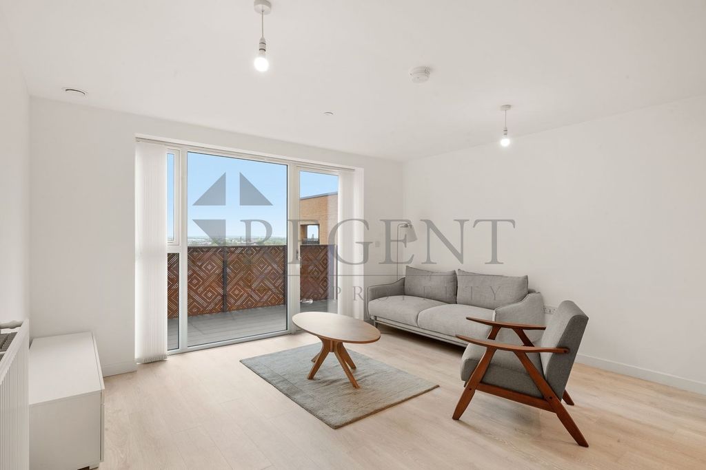 Property photo 3 of 14 Open Plan