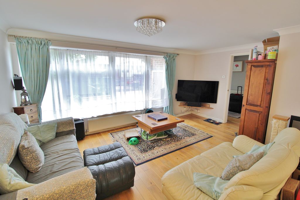 Property photo 3 of 18