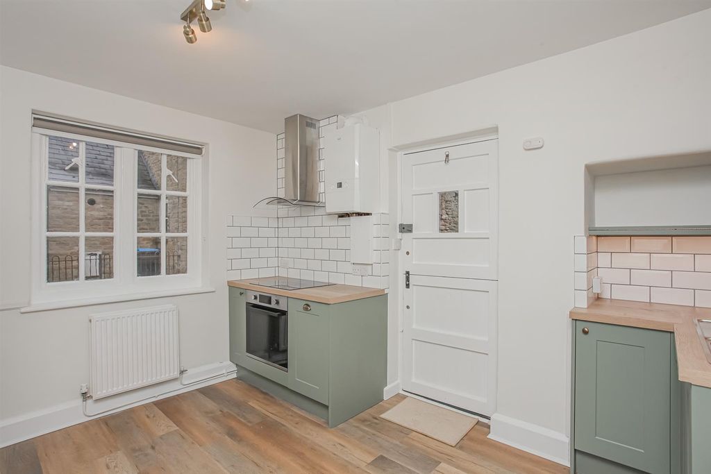 Property photo 3 of 15 Kitchen 2.Jpg