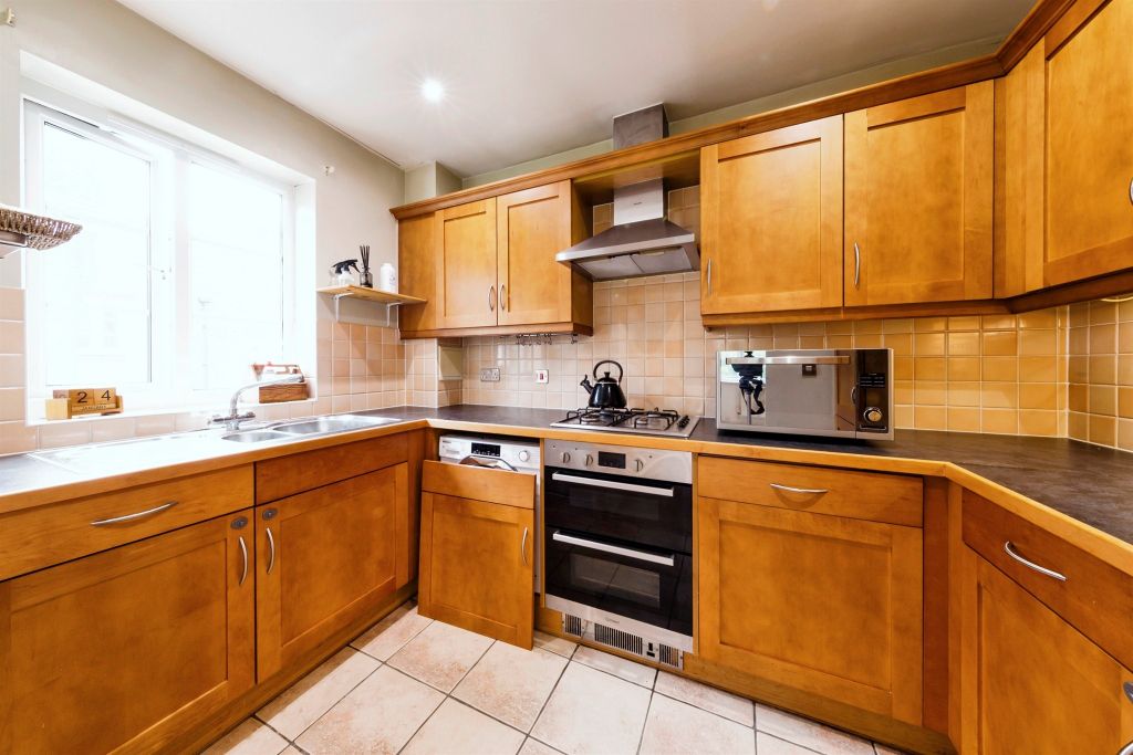 Property photo 2 of 14
