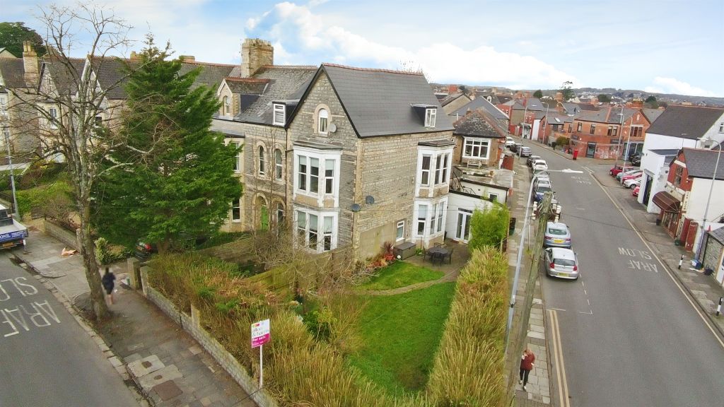 Property photo 2 of 17